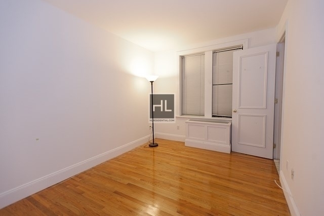 East 70 Street - Photo 0