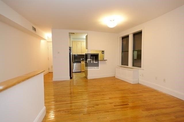 East 70 Street - Photo 2