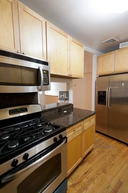 East 70 Street - Photo 3