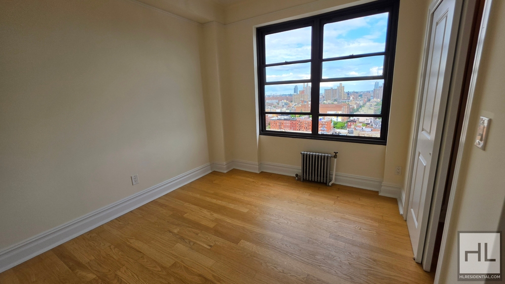 Second Avenue - Photo 5