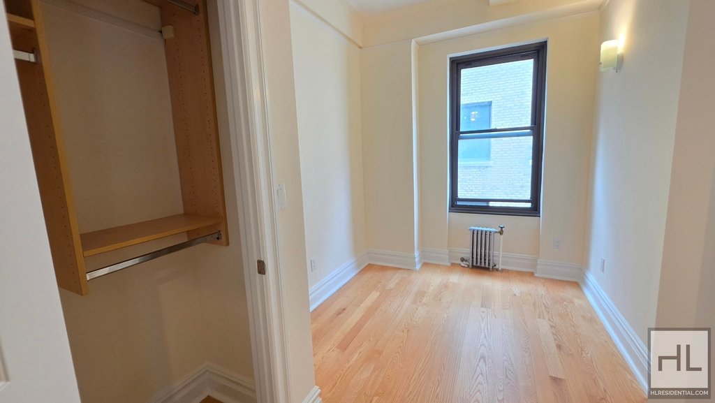 Second Avenue - Photo 6