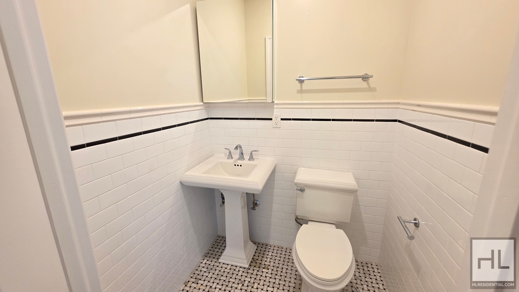 Second Avenue - Photo 8