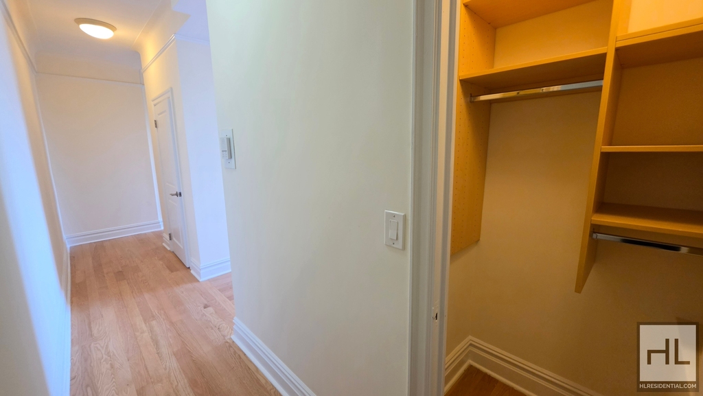 Second Avenue - Photo 4