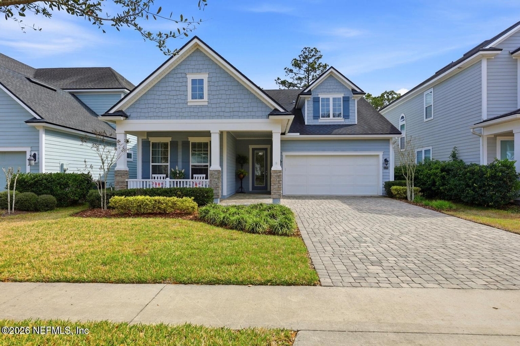 429 Pelican Pointe Road - Photo 0