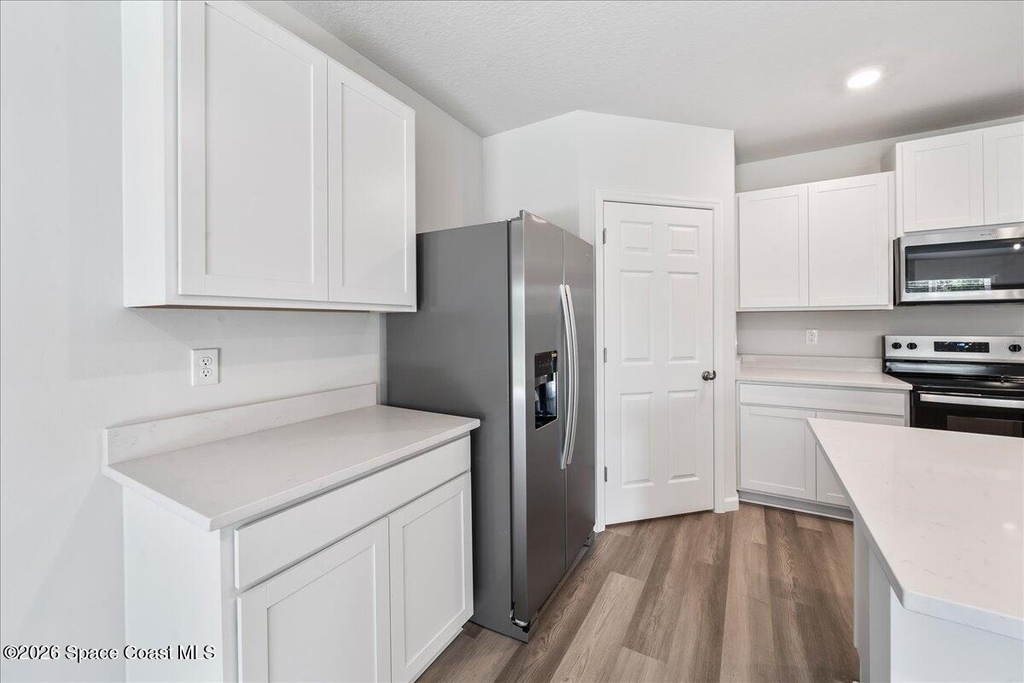 566 Rembrandt Street Se - Photo 10