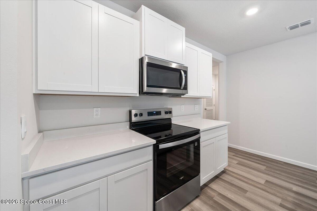 566 Rembrandt Street Se - Photo 11