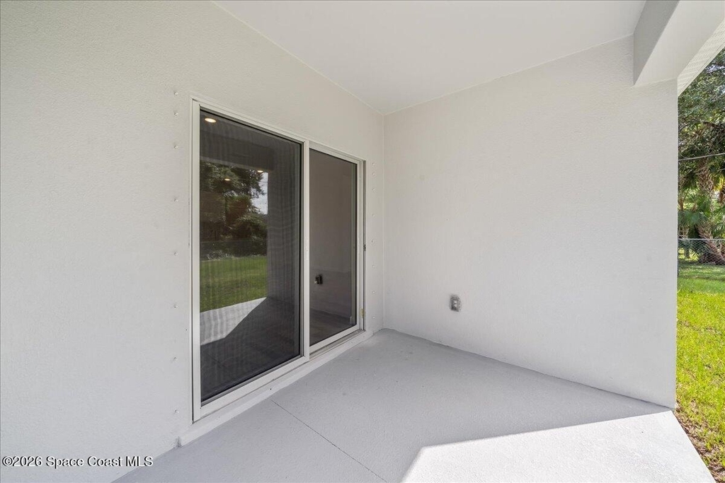 566 Rembrandt Street Se - Photo 24