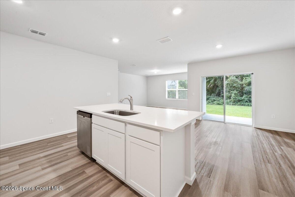 566 Rembrandt Street Se - Photo 12