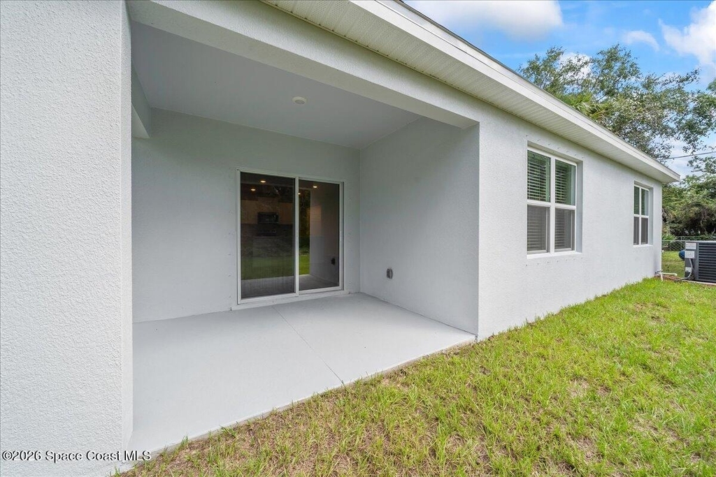 566 Rembrandt Street Se - Photo 26