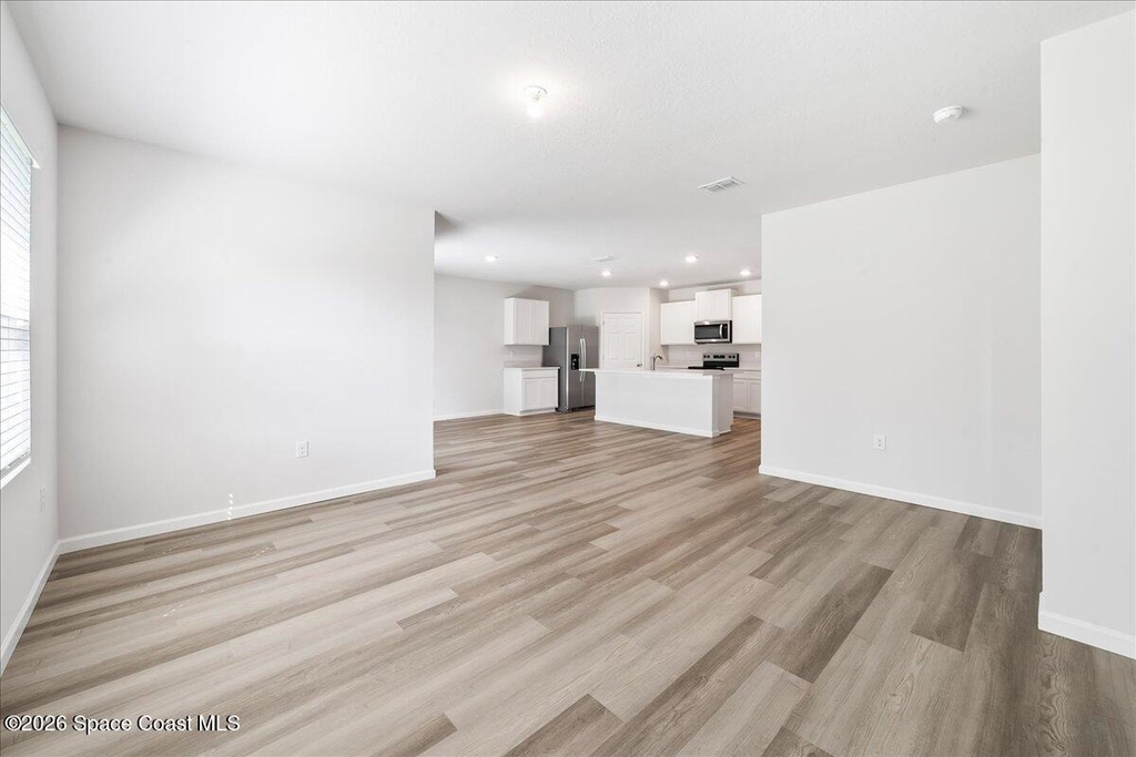 566 Rembrandt Street Se - Photo 17