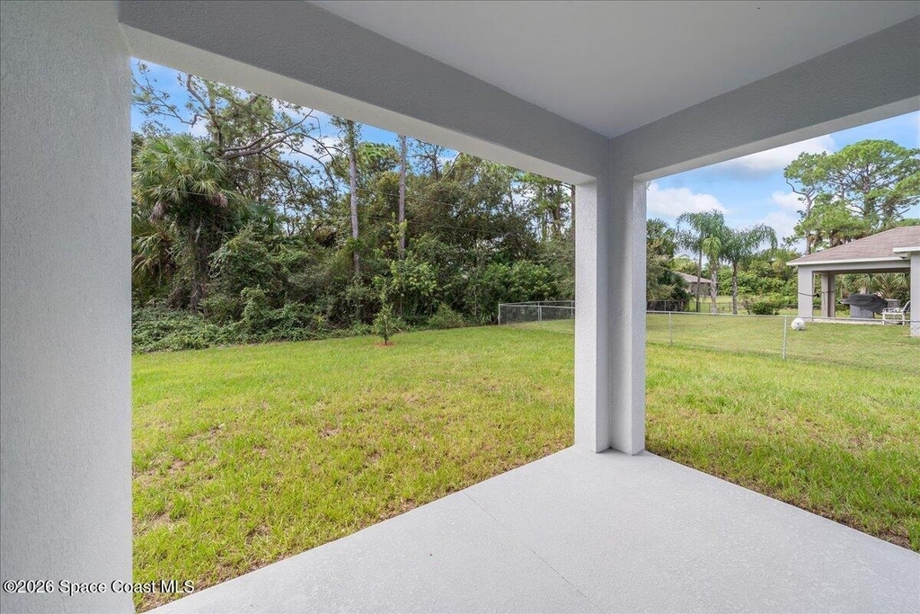 566 Rembrandt Street Se - Photo 23