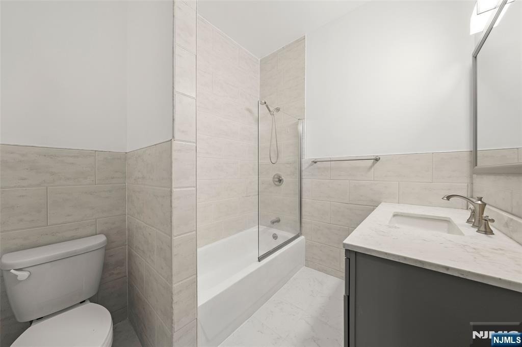 385 Livingston - Photo 21