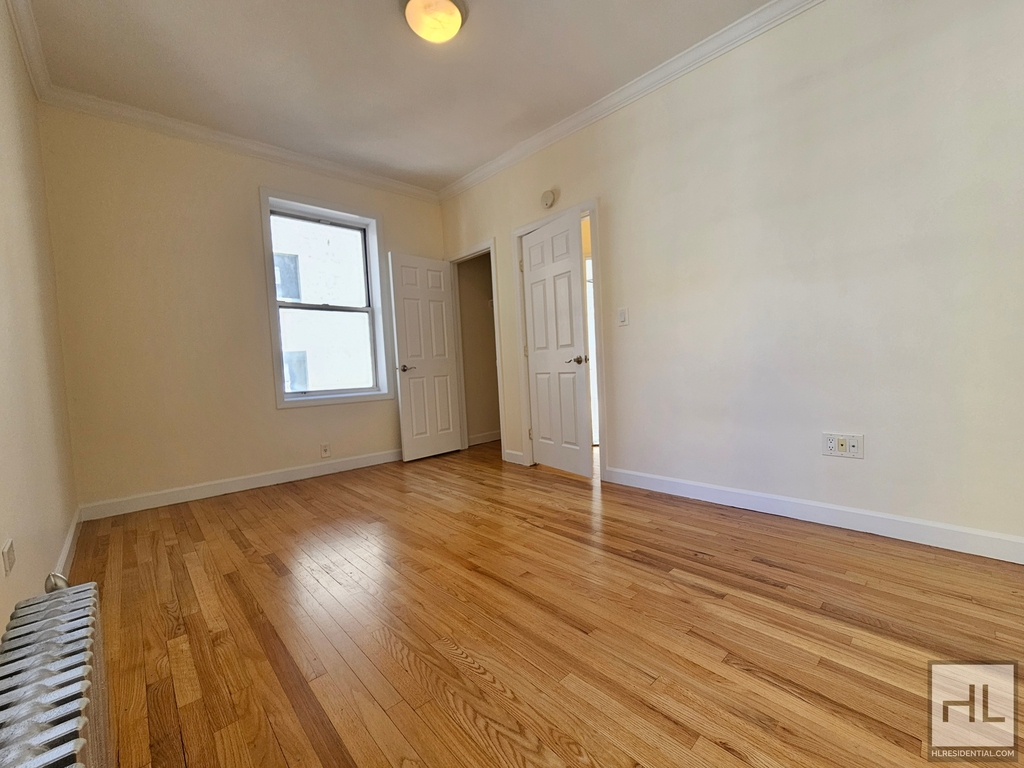 West 13 Street - Photo 2