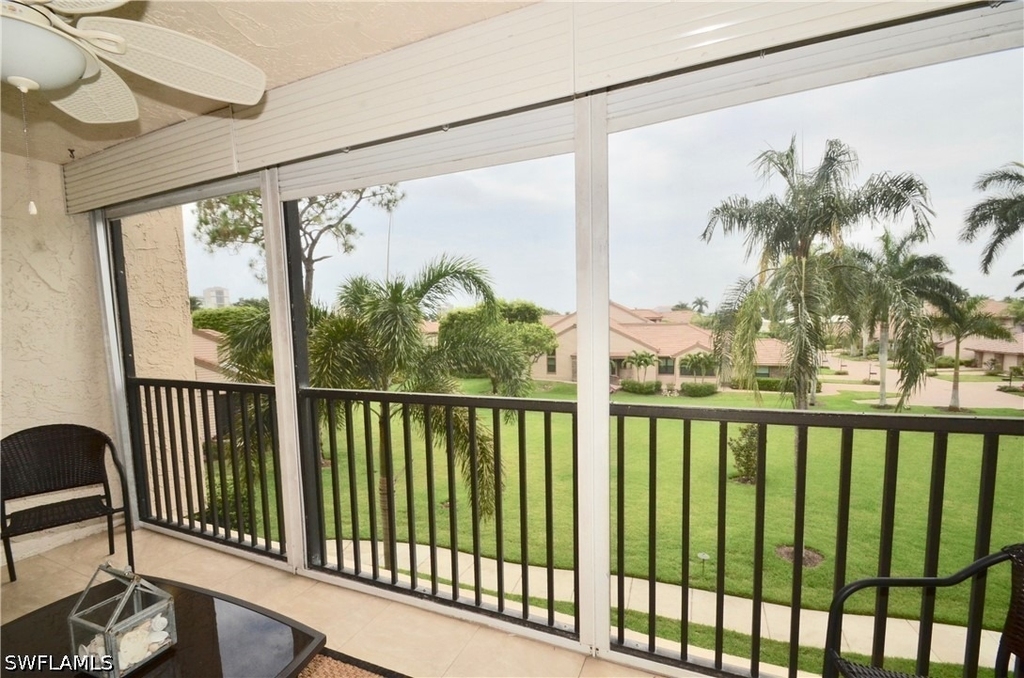 555 Park Shore Drive - Photo 18