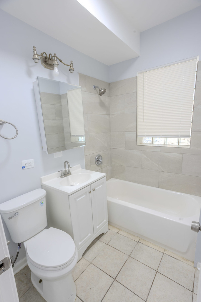 1523 E 74th Place - Photo 6