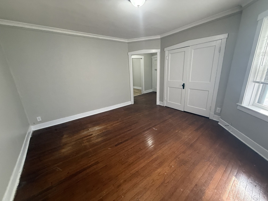106 Lincoln Avenue - Photo 2
