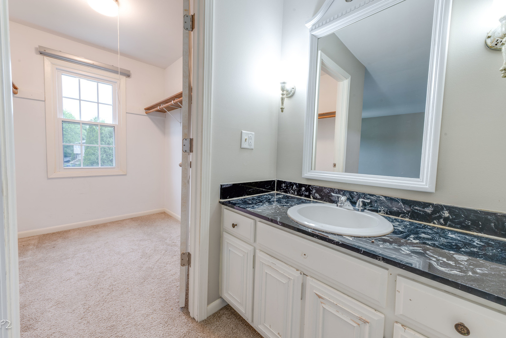 5s735 Park Meadow Drive - Photo 10