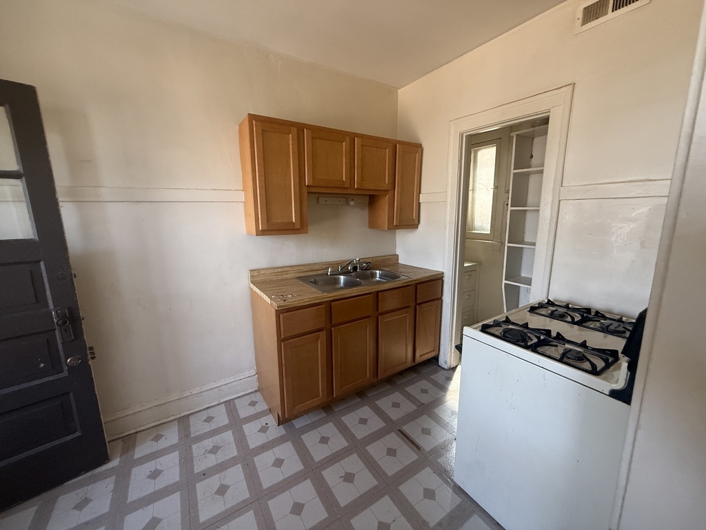 7441 Randolph Street - Photo 5