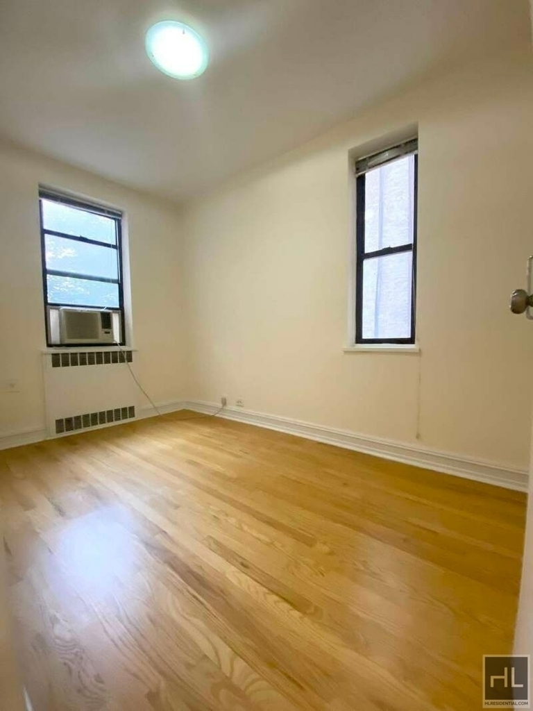 York Avenue - Photo 5