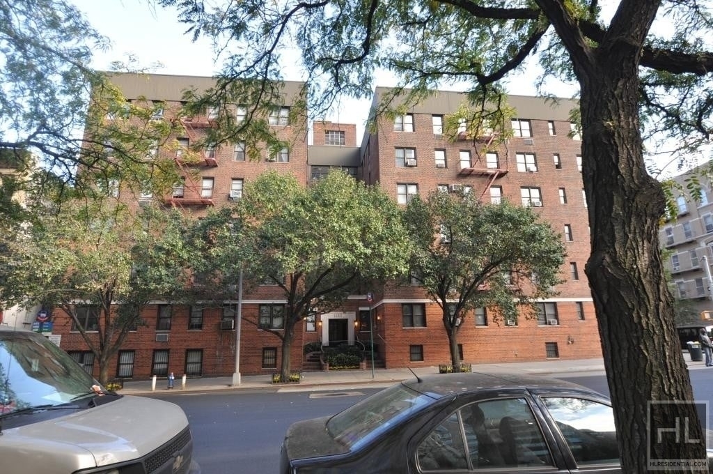 York Avenue - Photo 10