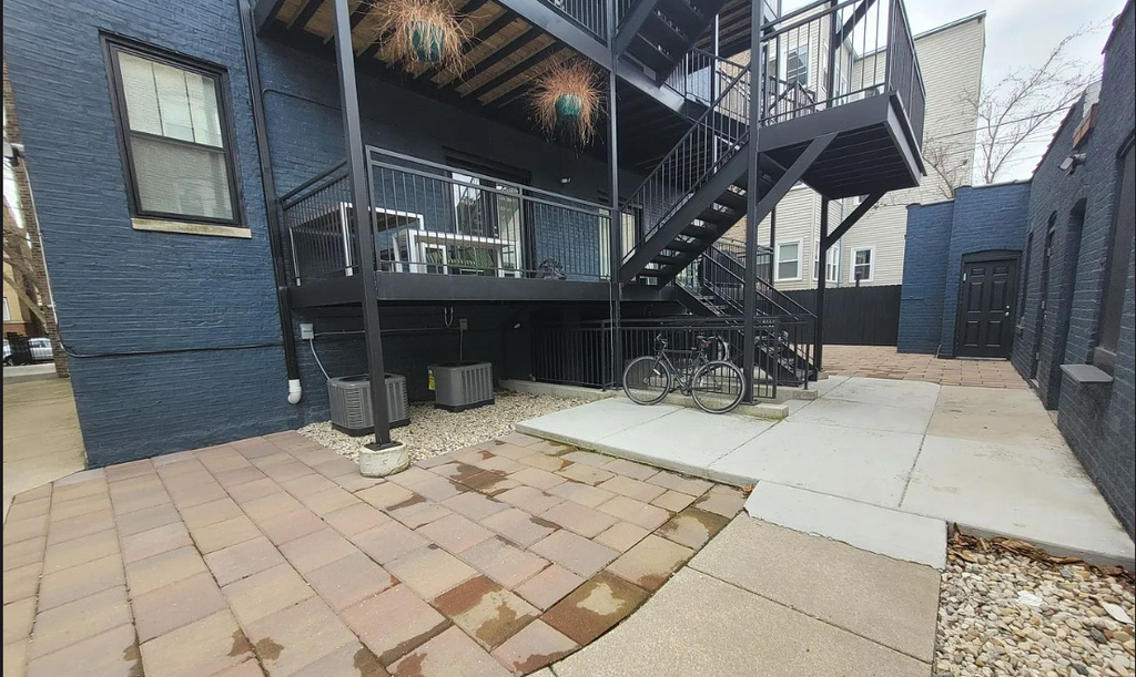 1318 W Winnemac Avenue - Photo 16