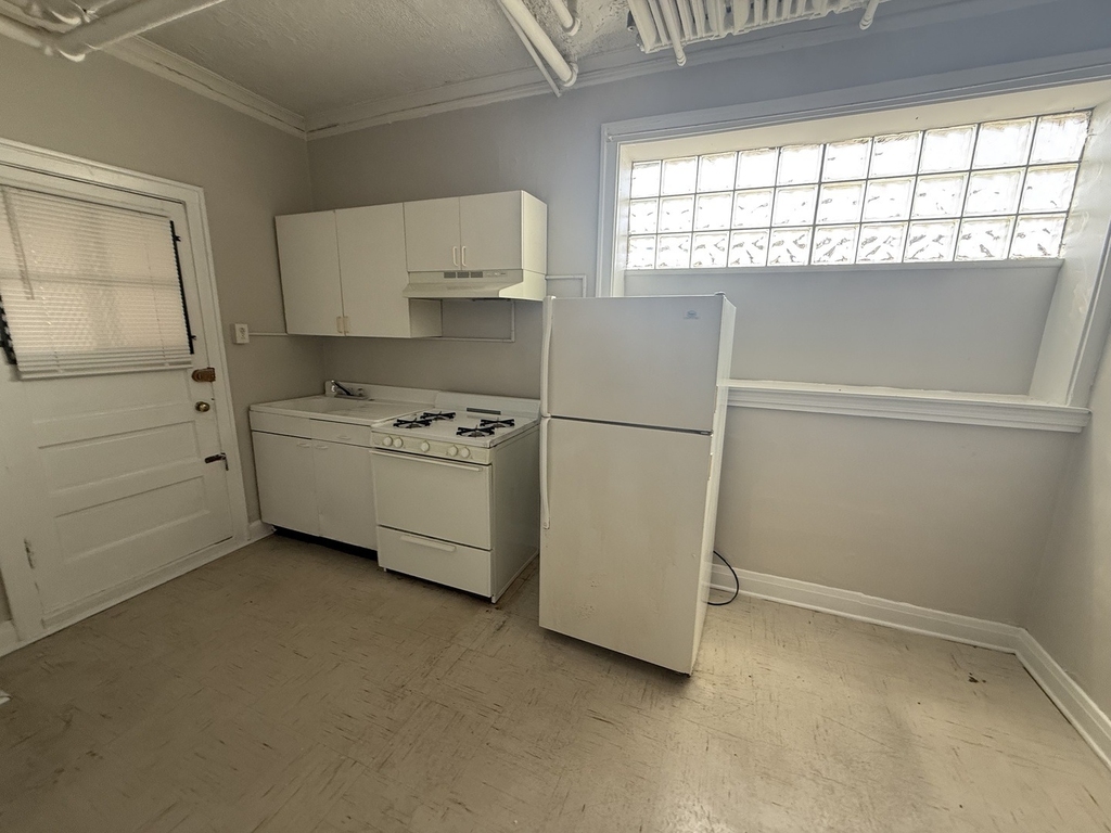 3252 Maple Avenue - Photo 6