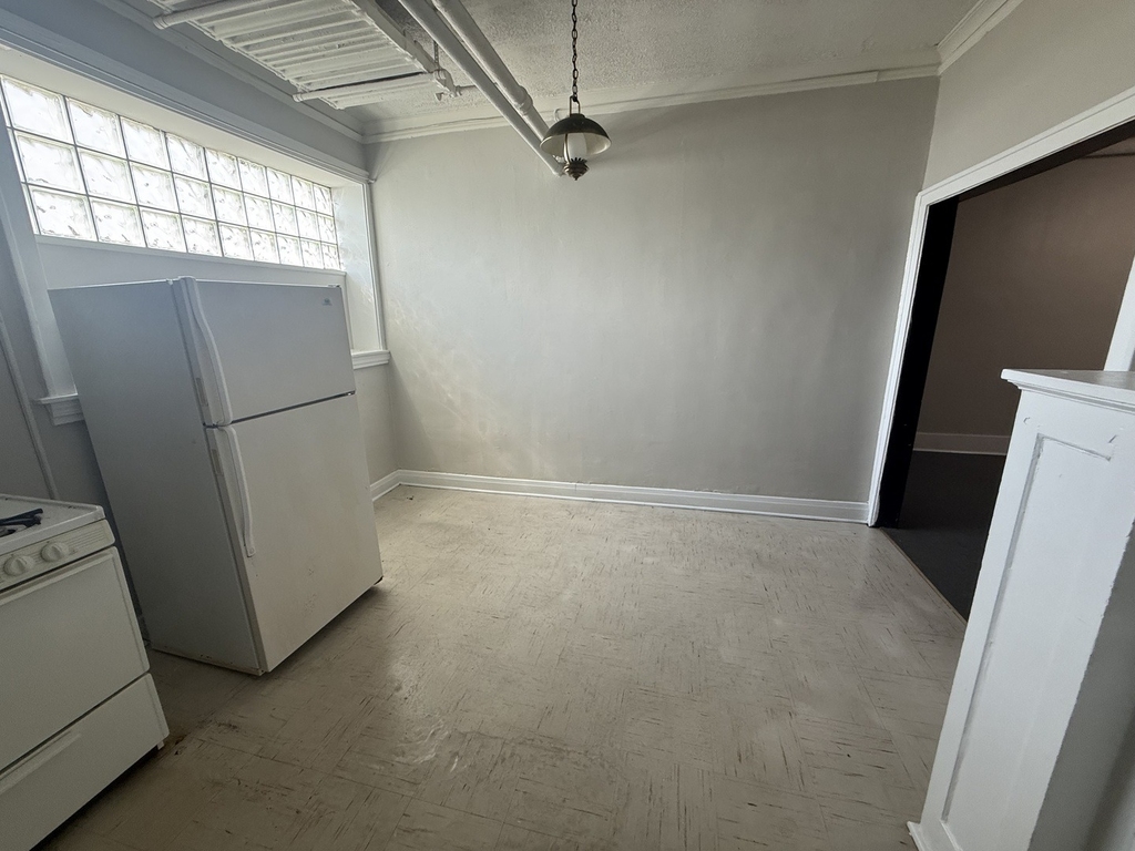 3252 Maple Avenue - Photo 3