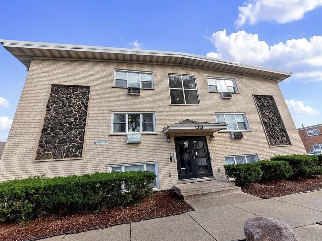 1213 N 34th Avenue - Photo 0