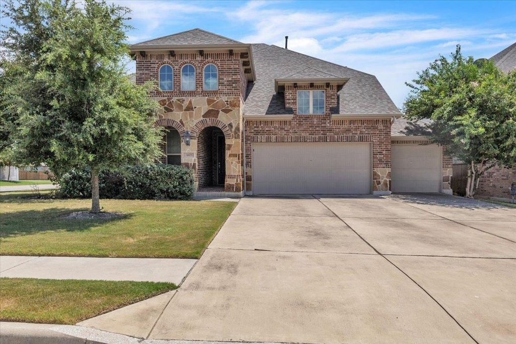 3425 De Soto Loop - Photo 0