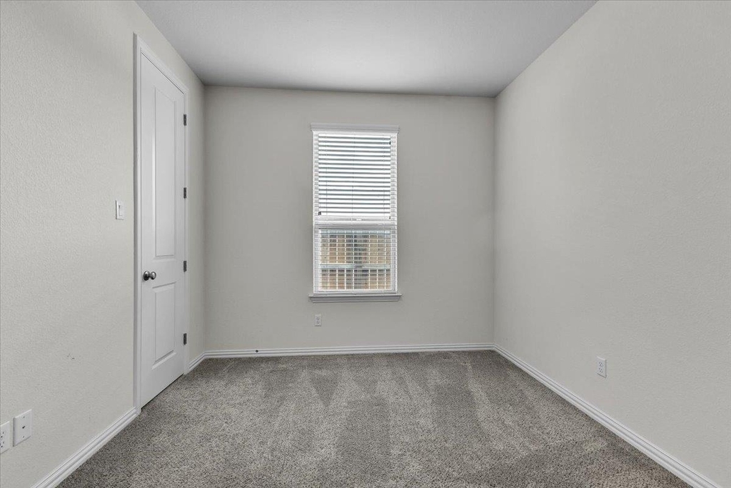 3425 De Soto Loop - Photo 8