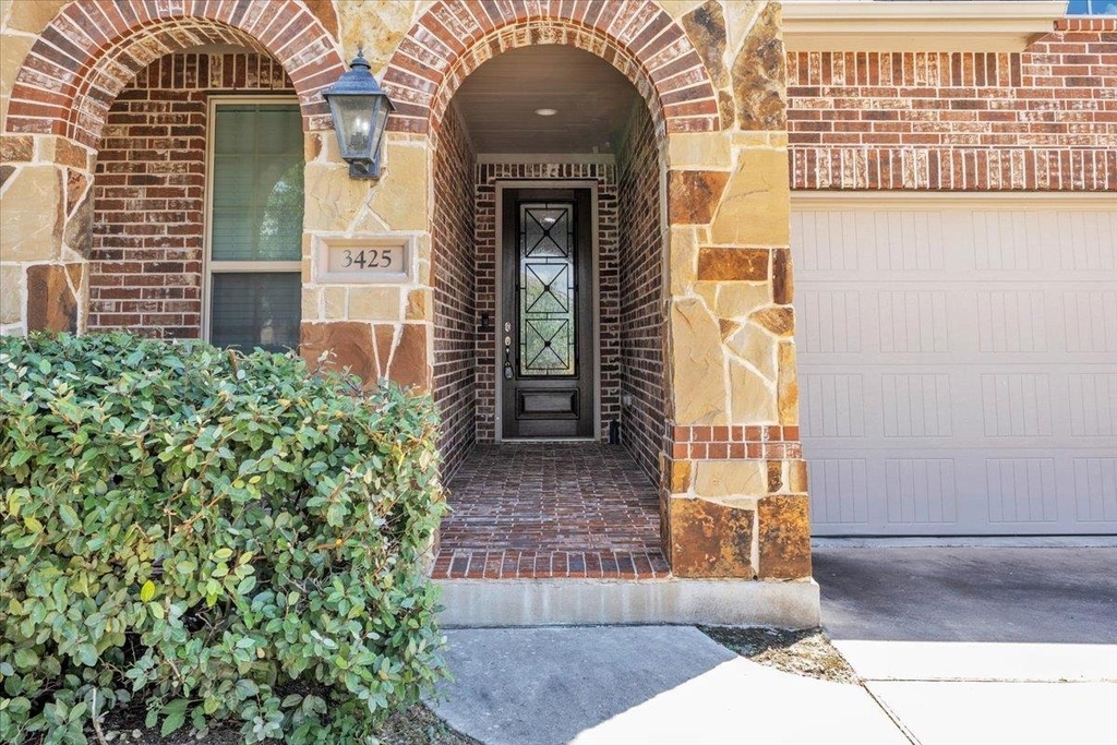 3425 De Soto Loop - Photo 3