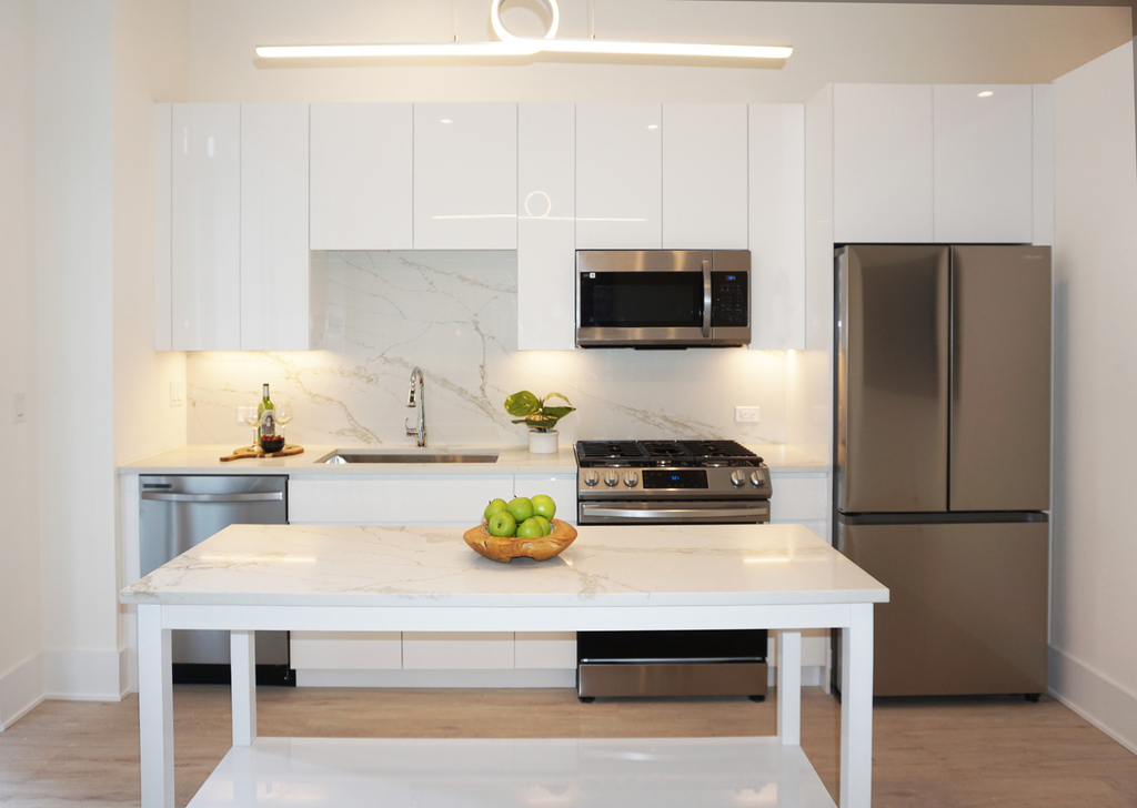 812 W Adams Street - Photo 1