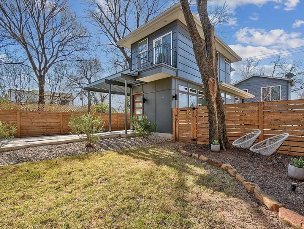 2709 E 3rd St - Photo 22