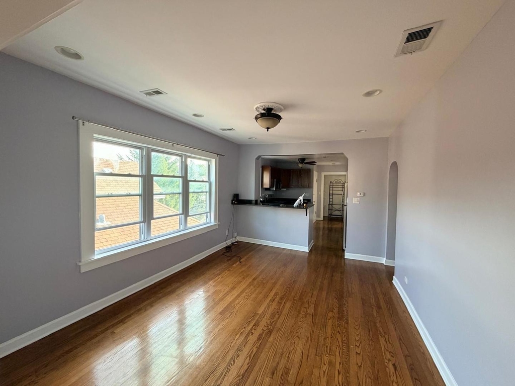 5540 N Luna Avenue - Photo 2