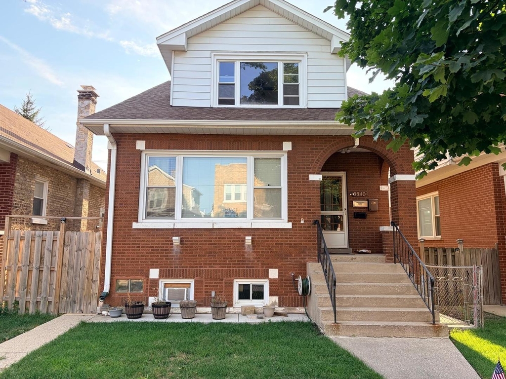 5540 N Luna Avenue - Photo 0