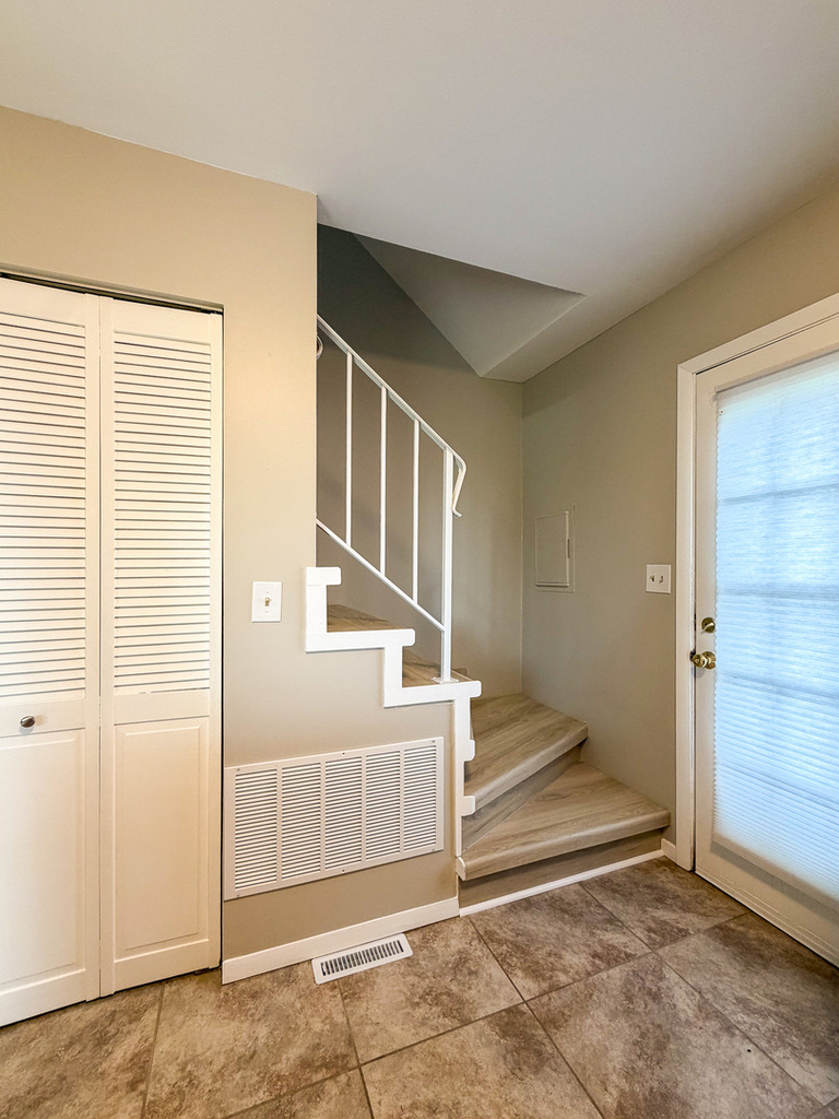 2615 Oakshire Court - Photo 7