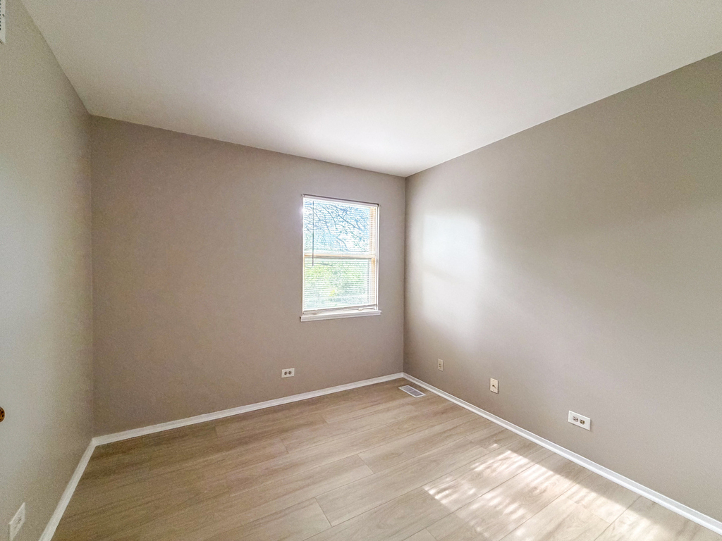2615 Oakshire Court - Photo 8