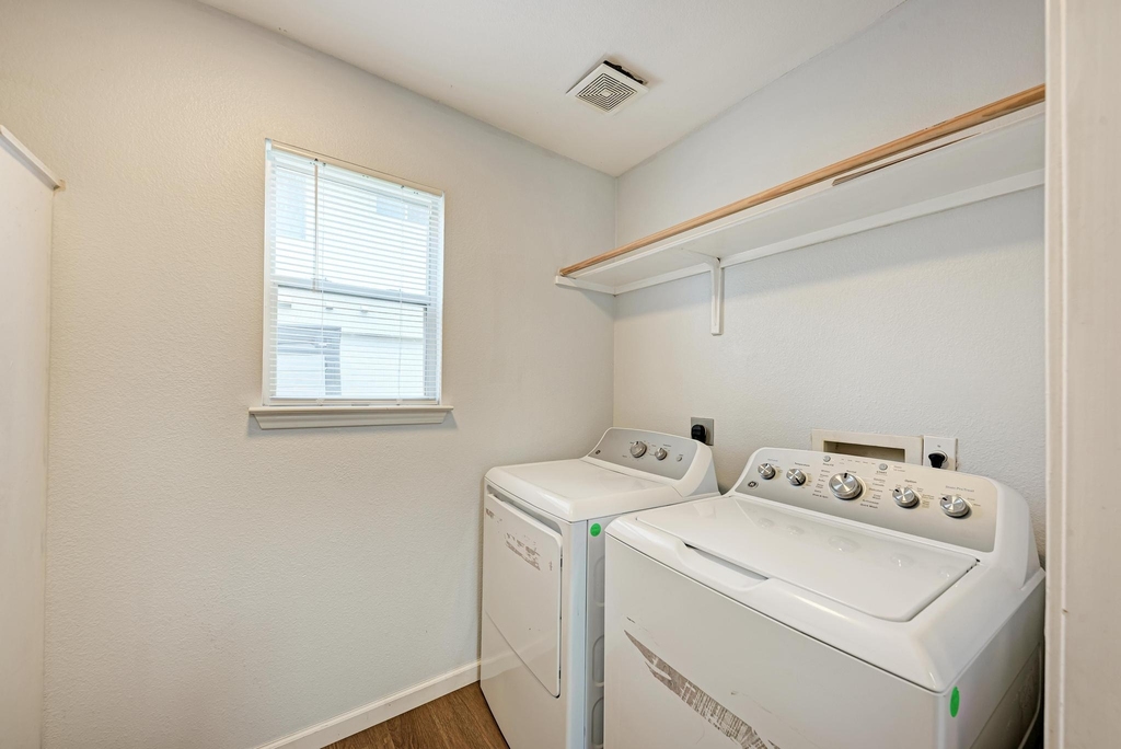 125 Holland St - Photo 36