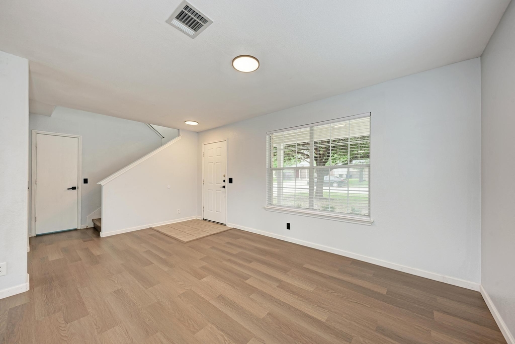 125 Holland St - Photo 7