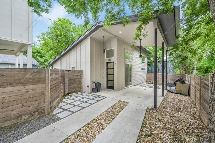 505 W Odell St - Photo 0