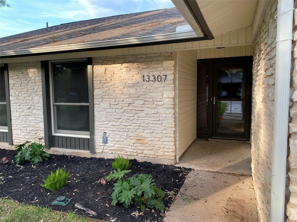 13307 Effingham St - Photo 3