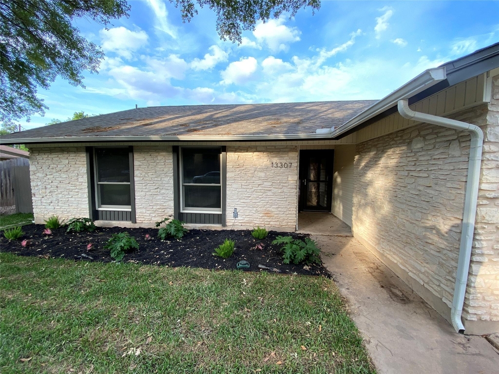 13307 Effingham St - Photo 2