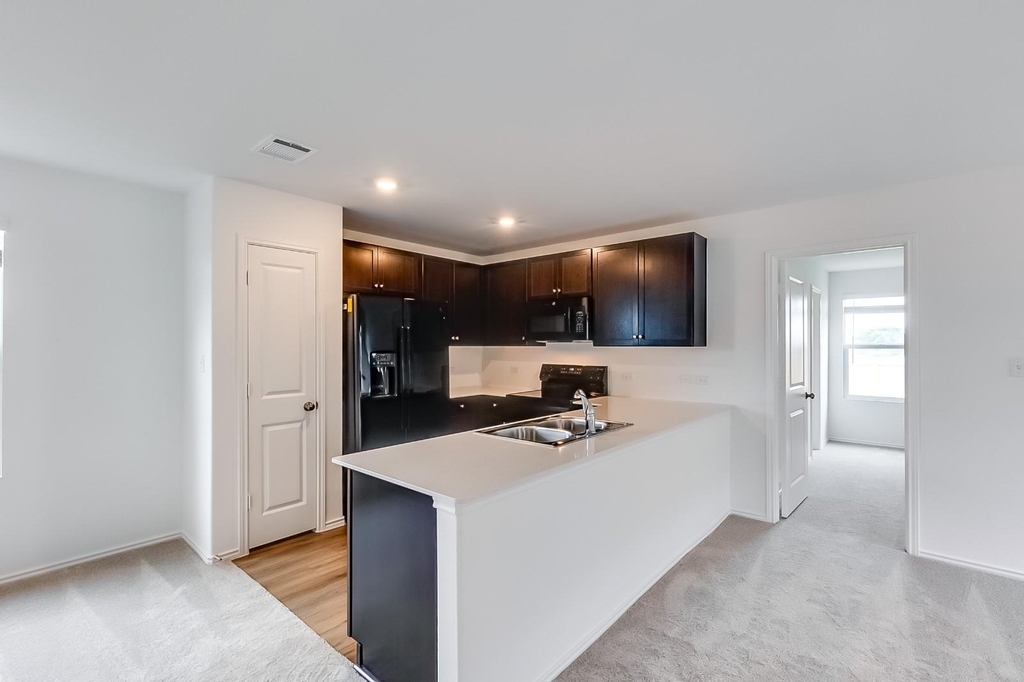 1105 Catfish Ln - Photo 10