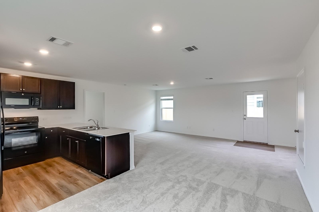 1105 Catfish Ln - Photo 5