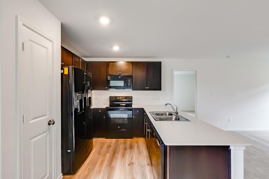 1105 Catfish Ln - Photo 9