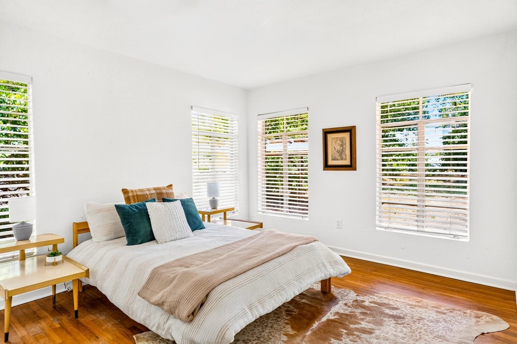 1064 Sycamore St - Photo 22
