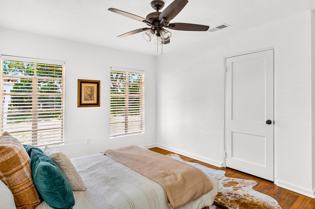 1064 Sycamore St - Photo 18