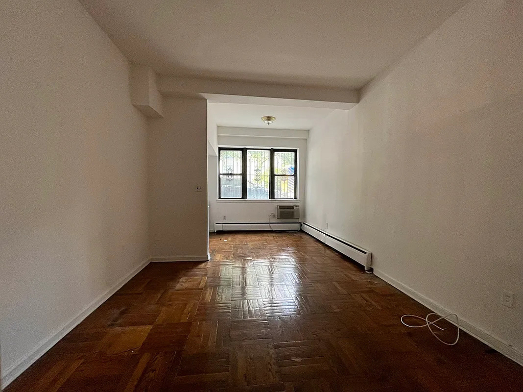 3rd Avenue/88th Street - Photo 0