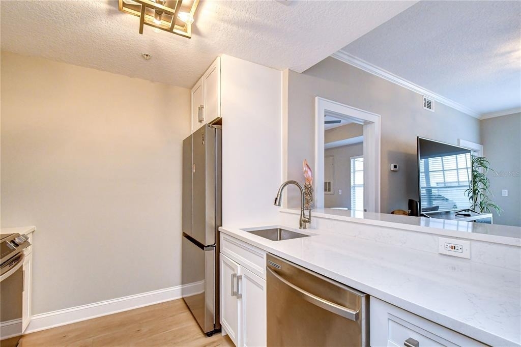 800 S Dakota Avenue - Photo 6