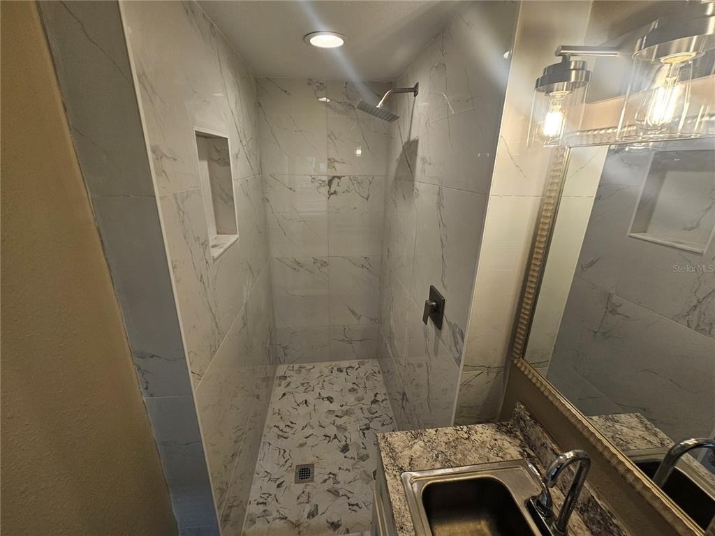 318 E Tarpon Avenue - Photo 8